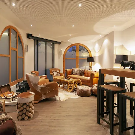 Arcade & Apartment *